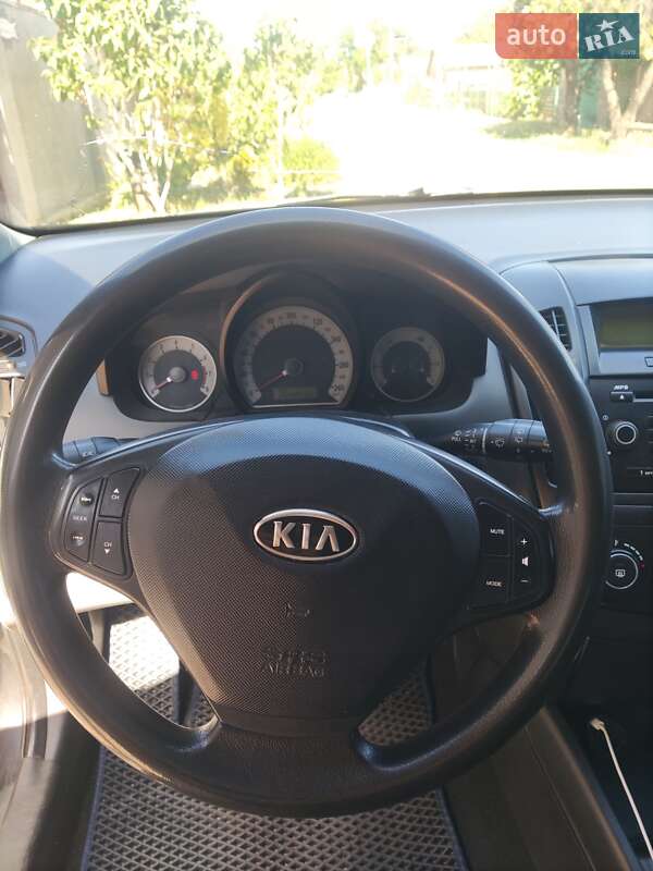 Хэтчбек Kia Ceed 2008 в Одессе