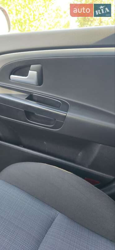 Универсал Kia Ceed 2009 в Золочеве