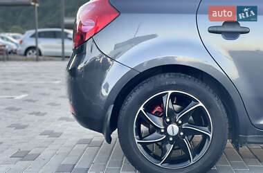 Хэтчбек Kia Ceed 2007 в 