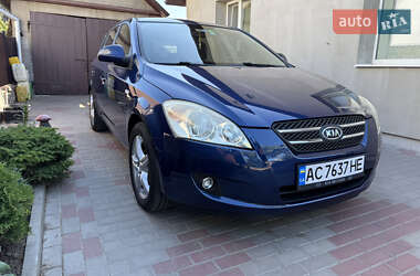 Хэтчбек Kia Ceed 2008 в Луцке