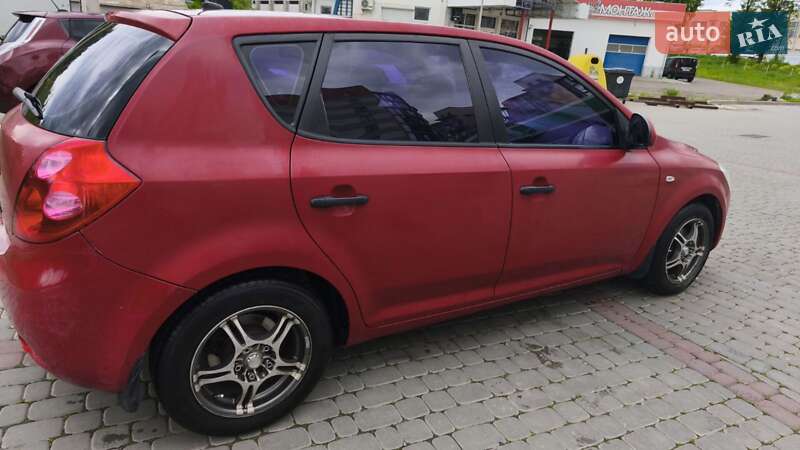 Хетчбек Kia Ceed 2008 в Івано-Франківську