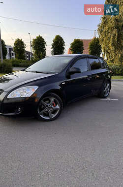 Хэтчбек Kia Ceed 2008 в 