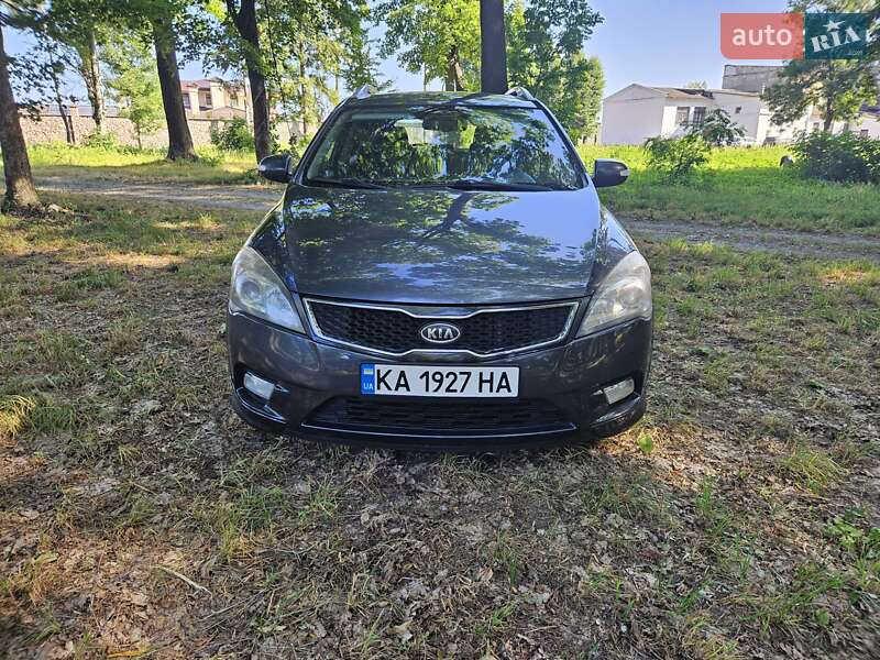 Універсал Kia Ceed 2010 в Звягелі