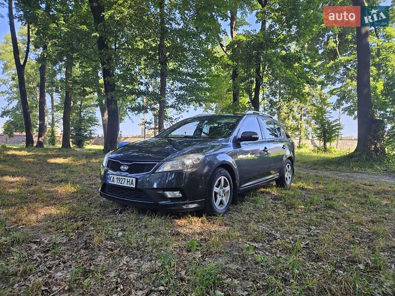 Універсал Kia Ceed 2010 в Звягелі