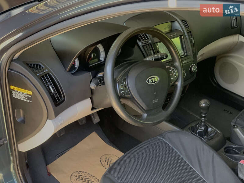 Хэтчбек Kia Ceed 2009 в Нововолынске фото 8 Хэтчбек Kia Ceed 2009 в Нововолынске