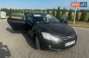 Хэтчбек Kia Ceed 2007 в 