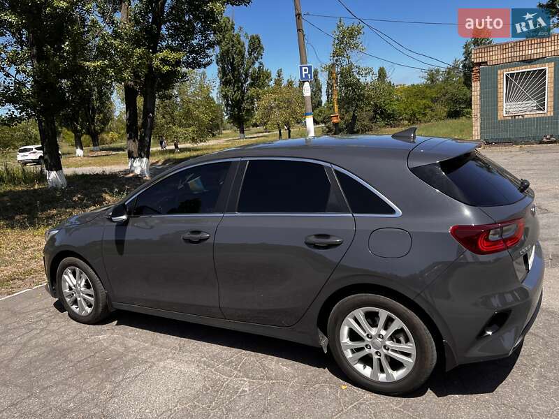 Хэтчбек Kia Ceed 2019 в Каменском
