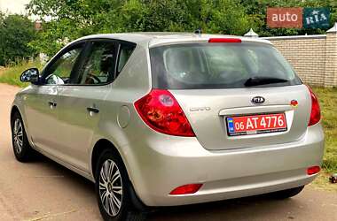 Хэтчбек Kia Ceed 2007 в 