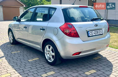 Хетчбек Kia Ceed 2009 в 