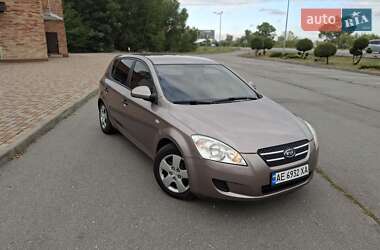 Хэтчбек Kia Ceed 2007 в Новомосковске