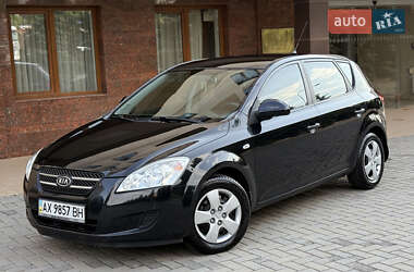 Хэтчбек Kia Ceed 2008 в Харькове