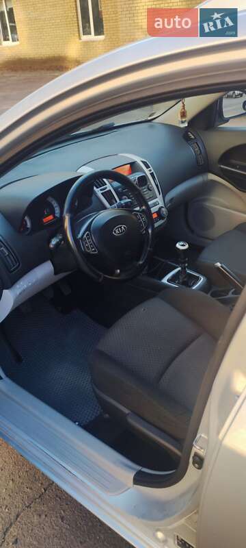 Универсал Kia Ceed 2008 в Сумах