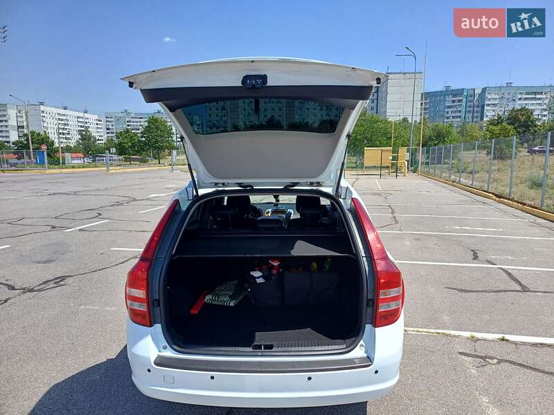 Универсал Kia Ceed 2008 в Запорожье
