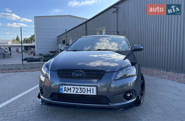 Хэтчбек Kia Ceed 2010 в 