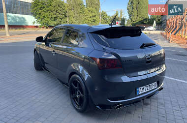Хэтчбек Kia Ceed 2010 в 