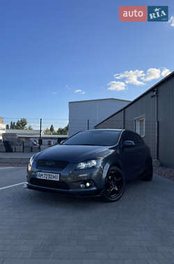 Хэтчбек Kia Ceed 2010 в 