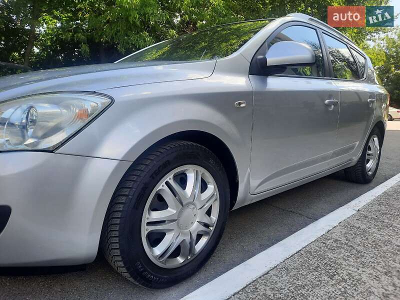 Универсал Kia Ceed 2008 в Киеве