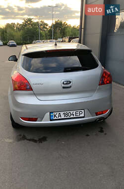 Хэтчбек Kia Ceed 2008 в 