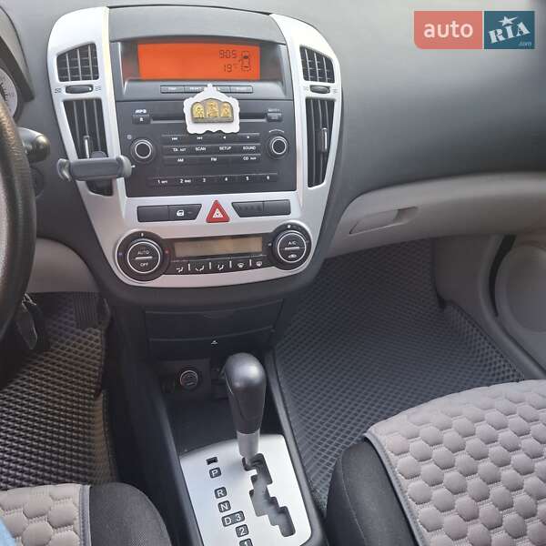 Хэтчбек Kia Ceed 2008 в Ладыжине
