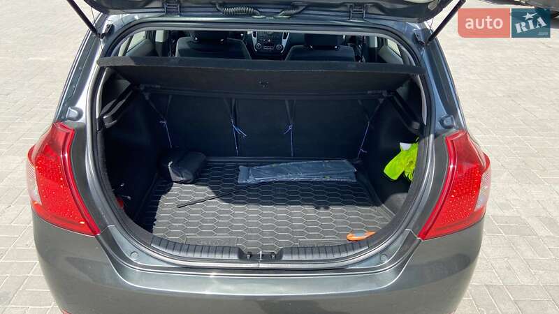 Хэтчбек Kia Ceed 2010 в Львове