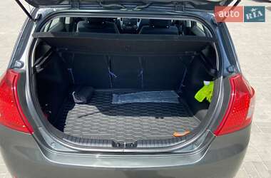 Хэтчбек Kia Ceed 2010 в 