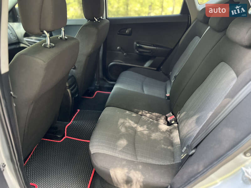Универсал Kia Ceed 2010 в Лебедине