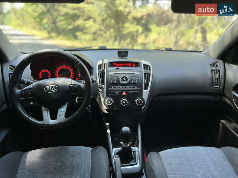 Универсал Kia Ceed 2010 в Лебедине