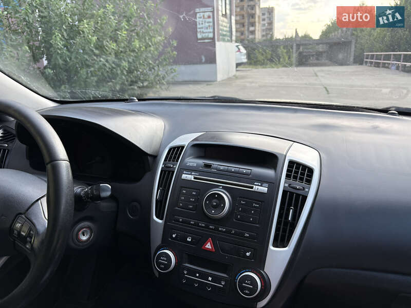 Универсал Kia Ceed 2010 в Долинской
