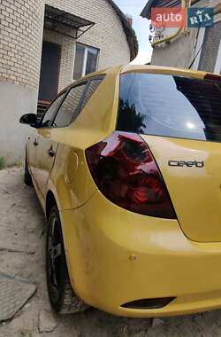 Хетчбек Kia Ceed 2007 в 
