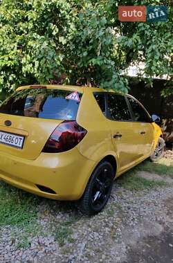 Хетчбек Kia Ceed 2007 в 