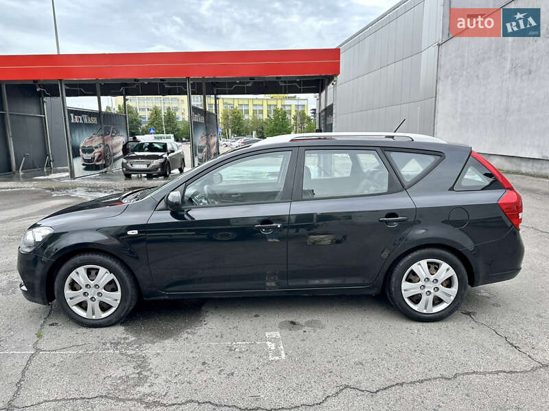 Универсал Kia Ceed 2010 в Львове