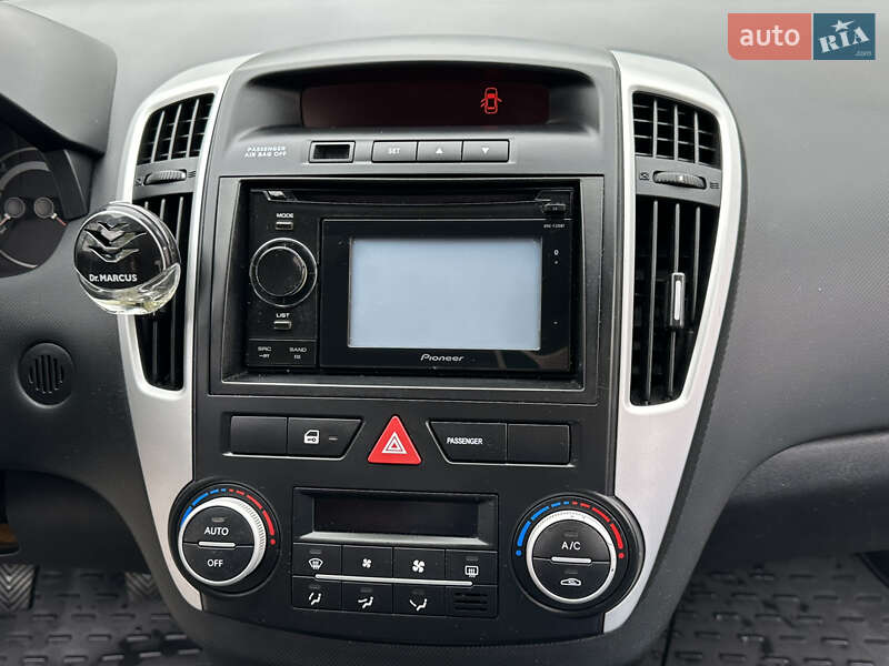 Универсал Kia Ceed 2010 в Львове
