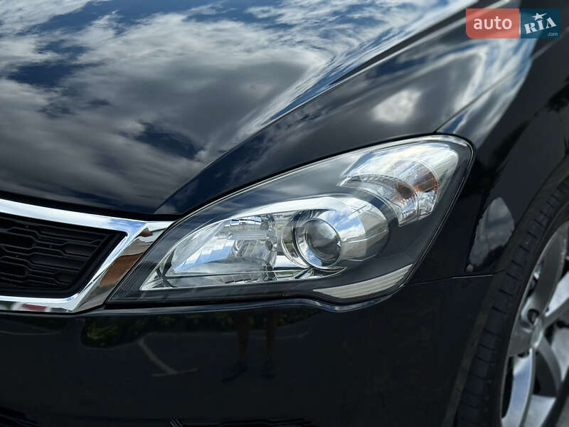 Универсал Kia Ceed 2011 в Луцке