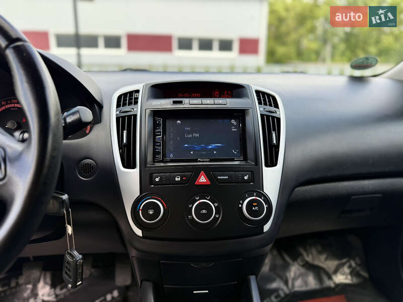 Универсал Kia Ceed 2011 в Луцке