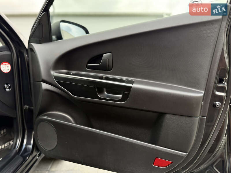 Универсал Kia Ceed 2011 в Луцке