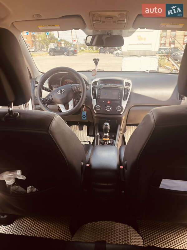 Хэтчбек Kia Ceed 2010 в Днепре