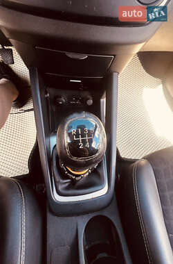 Хэтчбек Kia Ceed 2010 в 