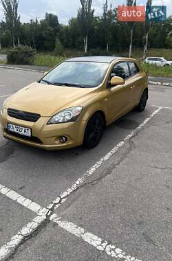 Хэтчбек Kia Ceed 2008 в 