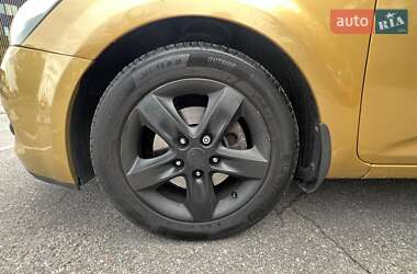 Хэтчбек Kia Ceed 2008 в 