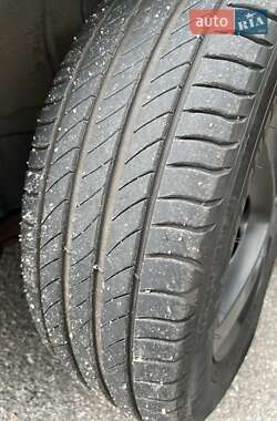 Хэтчбек Kia Ceed 2008 в 