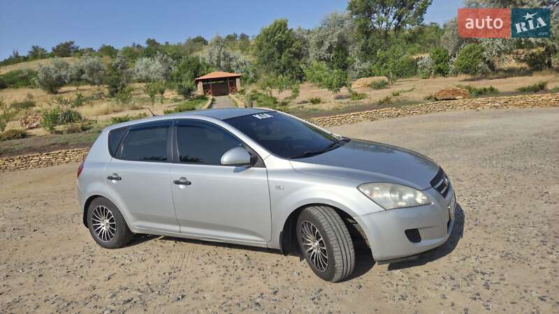 Хетчбек Kia Ceed 2008 в Одесі