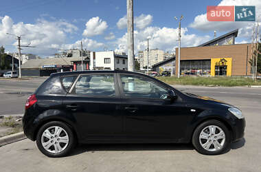 Хэтчбек Kia Ceed 2008 в 