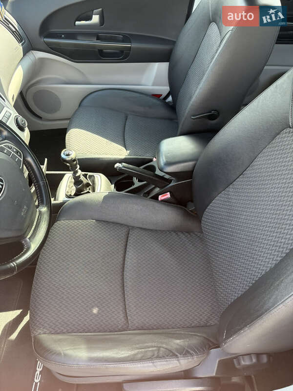 Хэтчбек Kia Ceed 2008 в Белой Церкви