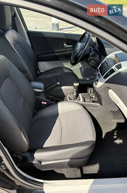 Хэтчбек Kia Ceed 2008 в 