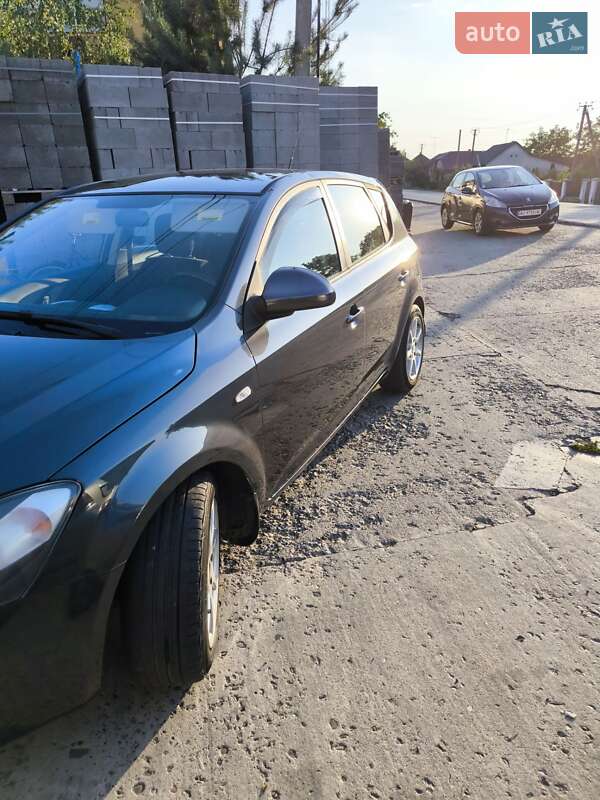 Хэтчбек Kia Ceed 2008 в Виноградове