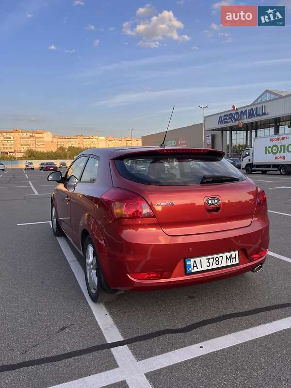 Хэтчбек Kia Ceed 2009 в Борисполе