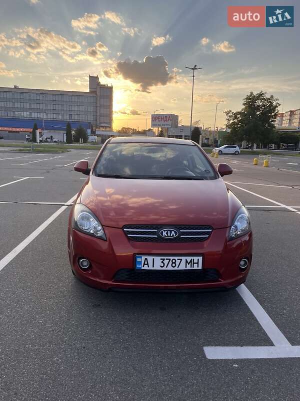 Хэтчбек Kia Ceed 2009 в Борисполе