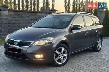 Універсал Kia Ceed 2011 в Варві