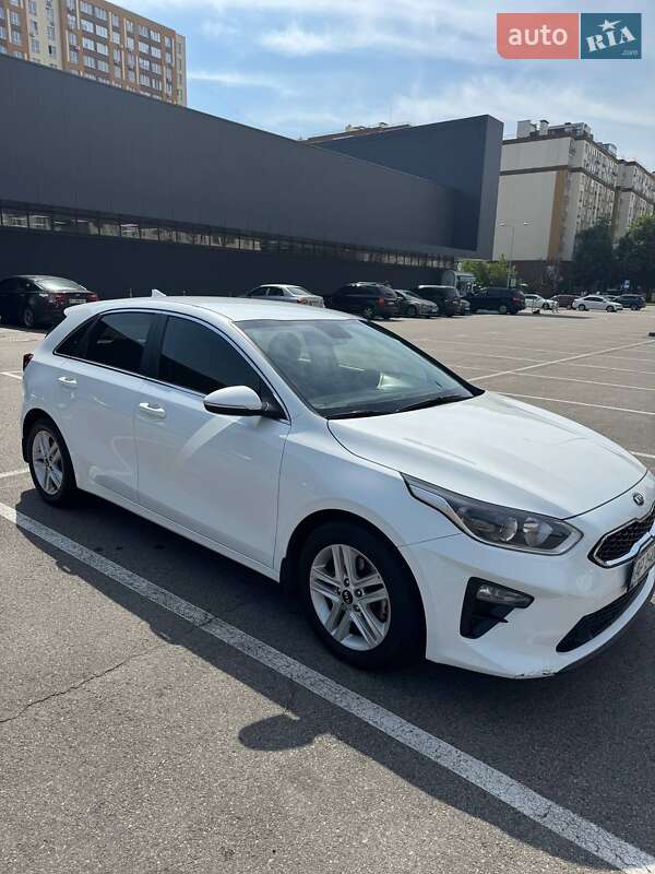 Хэтчбек Kia Ceed 2019 в Вишневом