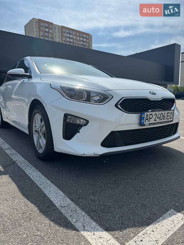 Хэтчбек Kia Ceed 2019 в Вишневом